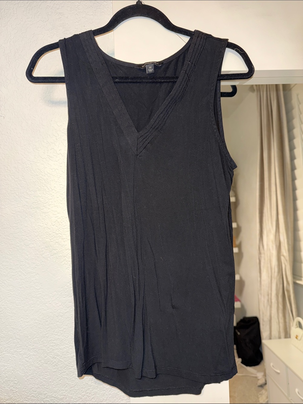 Banana Republic Black V-Neck Sleeveless Tank